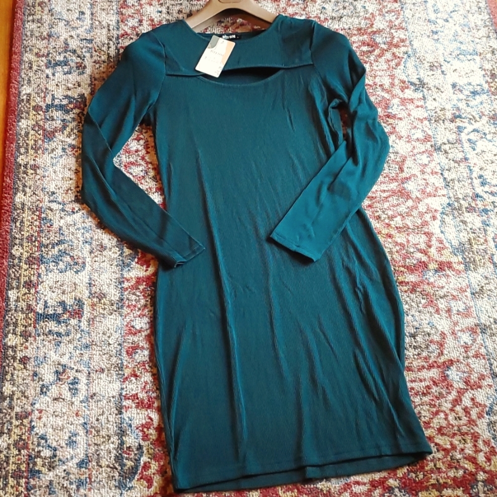 Women's Bodycon Dress Front Cutout Long Sleeve Crew Neck Solid - Picture 2 of 4